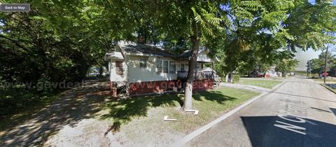 Affordable 2-Bed Fixer in Harrisburg IL – Great Rehab Opportunity on a Quiet Residential Street