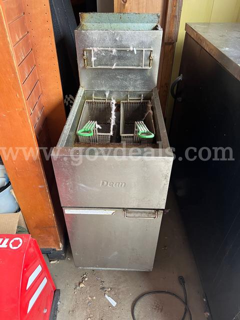 Dean SR142 2 basket Fryer