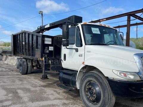 2005 International 4300 Grapple Truck