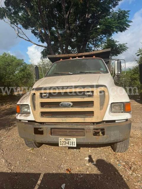 2005 Ford F-750 Reg Cab 4x2 5.9L Cummings