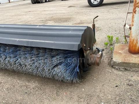 72" BOBCAT ANGLE SWEEPER ATTACHEMENT