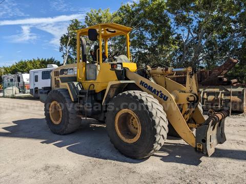 KOMATSU (2005) WA200-5 Wheel Loader Open Cab, 2.75yd. JRB Q-A Bucket & Forks, Open Canopy