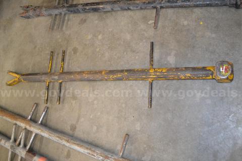 FIVE (5) FOOT LONG BATTERING RAM W/SIX (6) GRAB HANDLES