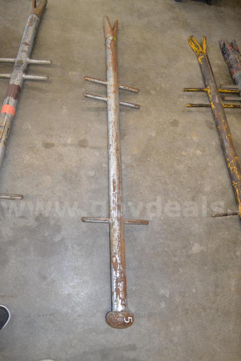 FIVE (5) FOOT LONG BATTERING RAM W/SIX (6) GRAB HANDLES