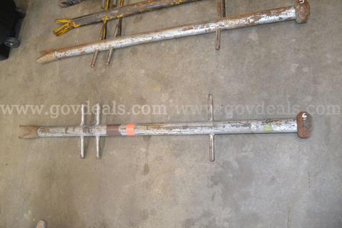 FIVE (5) FOOT LONG BATTERING RAM W/SIX (6) GRAB HANDLES