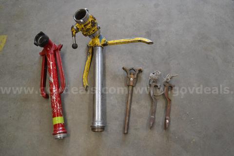 (1) ELKHART (1) AKRON BRASS W/GATE VALVE "Y" TYPE