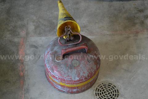 2-GALLON EAGLE METAL GAS CAN WITH FUNNEL