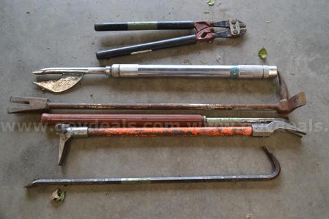 LOT TO INCLUDE -3' PRY BAR, CUTTER BAR, 2-HALLIGANS, BOLT CUTTER, 1-SLIDE PRY BAR