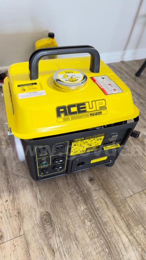 FREE SHIPPING - NEW Energy 1200W Gas Portable Generator 120V EPA CARB