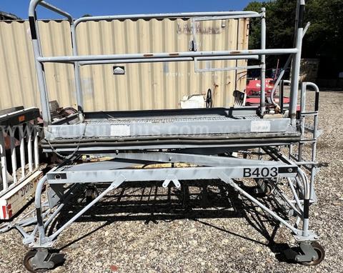 B4 Aircraft Adjustable Maintenance Platform