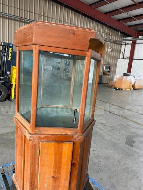 1  6-SIDED UPRIGHT GLASS AQUARIUM WITH WOODEN BASE