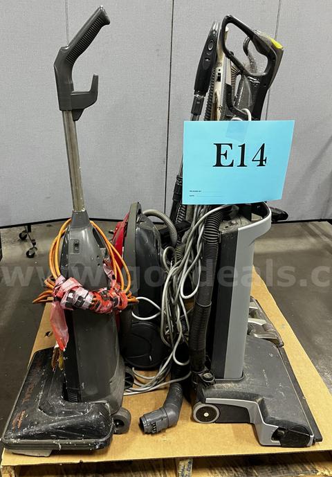 **** ASSORTED VACUUM CLEANERS (7 UNITS) **** (I)