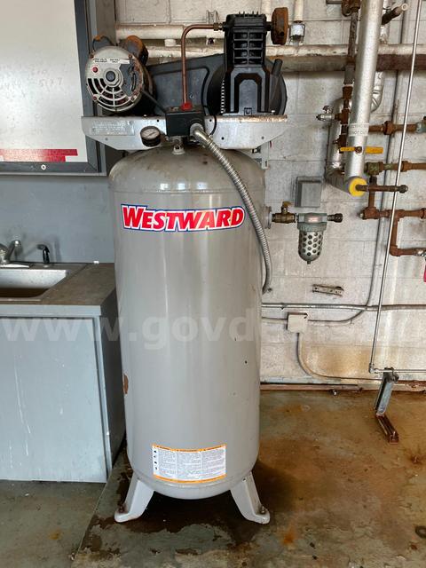 AIR COMPRESSOR