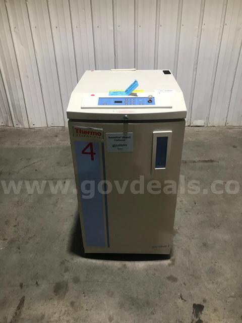CYRO FREEZER