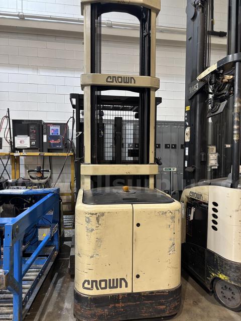 Crown SP 3000 Order Picker Forklift