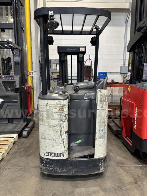 Crown RC 3000 Stand Up Rider Counterbalance Forklift