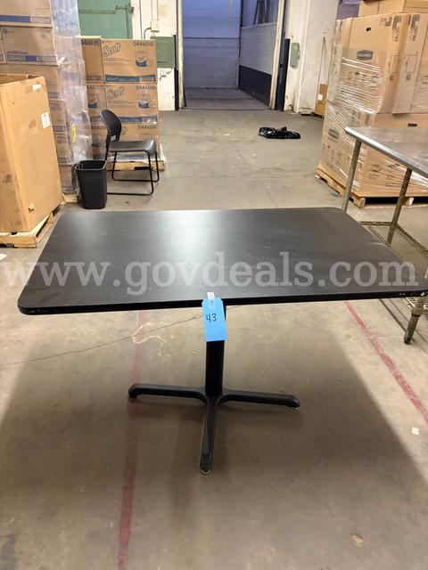 METAL/FORMICA TABLE BLACK 48" X 30"