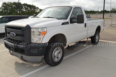 2014 Ford F-250 SD XL 4WD W/SNOWPLOW