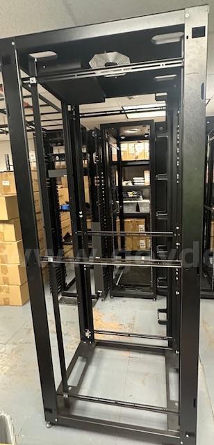 (6 Server Racks)