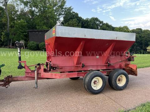 Pull Type Fertilizer Spreader Buggy