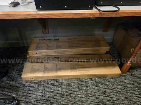 Lot 3 - ViewSonic TV Wall Mount WMK-047-2B