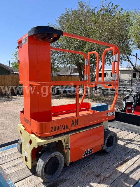2017 JLG MAN LIFT