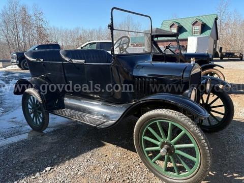 1919 Ford Model T Sedan