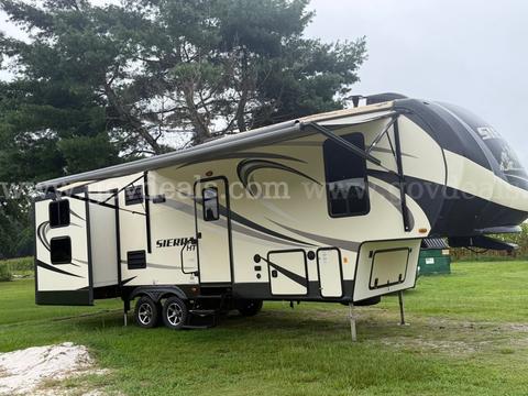 2017 33ft Forest River Sierra HT