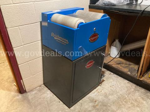 Reichmann BWM350C snowboard waxing machine