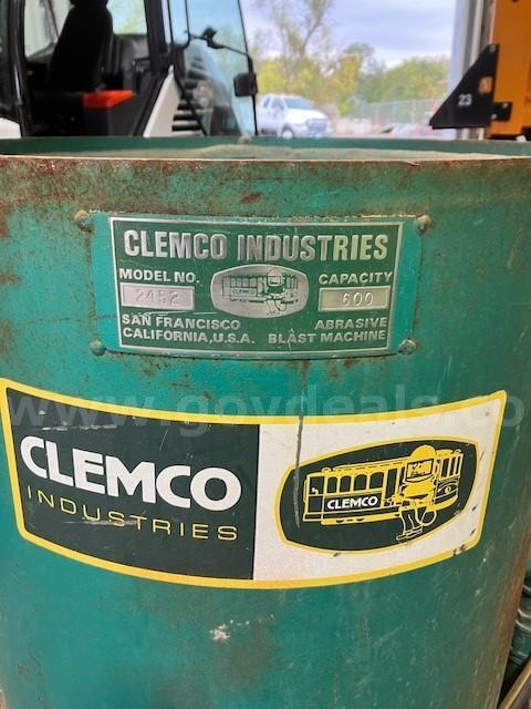 CLEMCO INDUSTRIES Sand Blaster