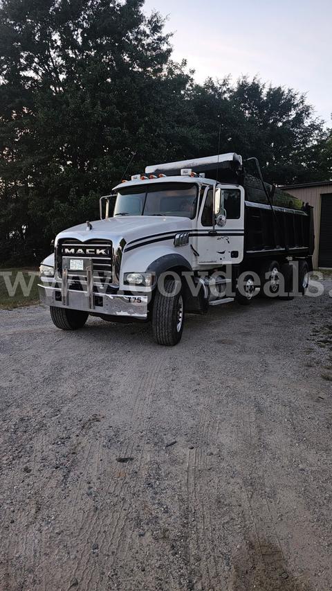 2008 Mack granite GU7