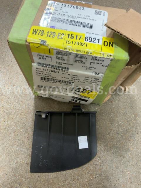 GM Genuine 15176921 Front Bumper Fascia Air Deflector β New OEM