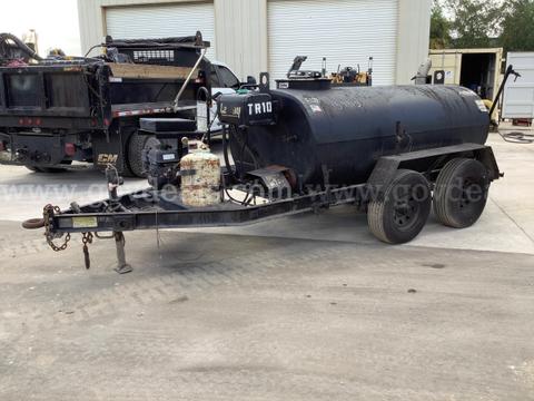 LeeBoy L600T TACH Distributor Trailer Mounted 600-gallon Tank, 4.8 hp Honda gas