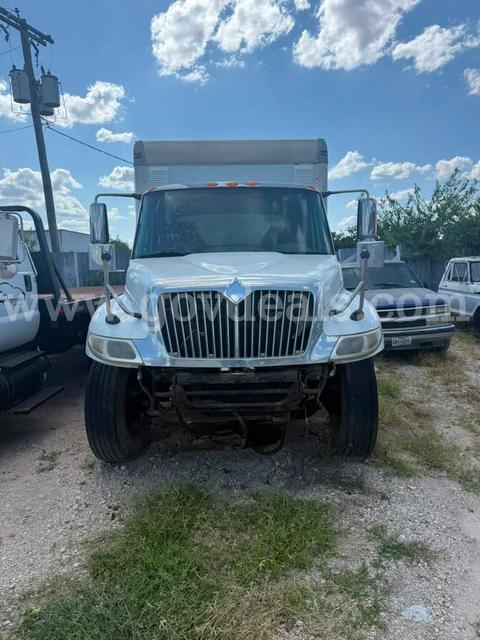 2005 International 4400