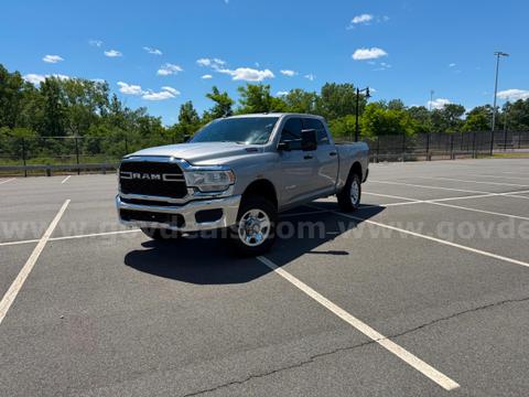 2021 RAM 2500 6.4L 4WD V8 Crew Cab Lifted w/ Studded Tires!