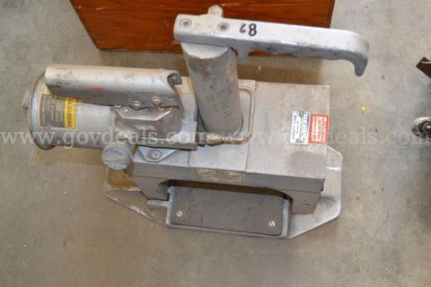 Lot to include Hydraulic hose clamp