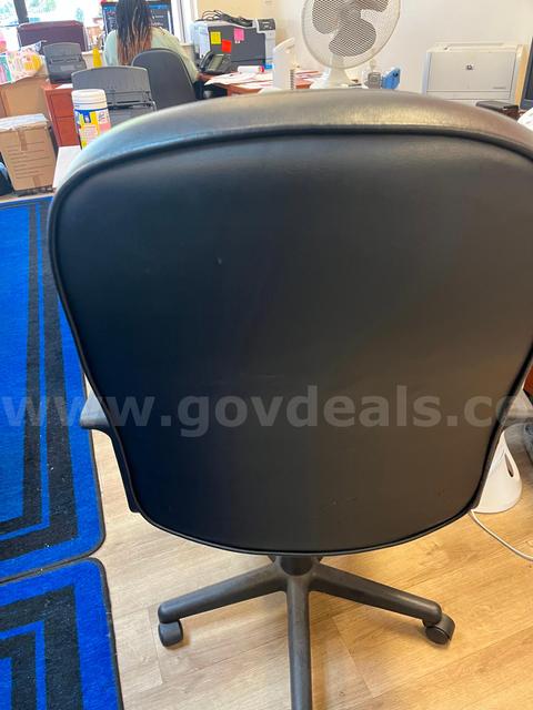 LEATHER CHAIR