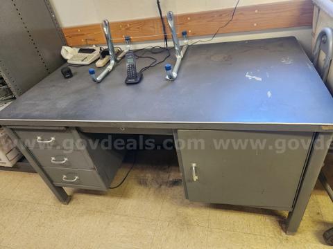 Free Desk-Gracemont, OK