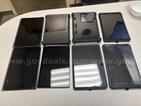 8x Samsung Tablets