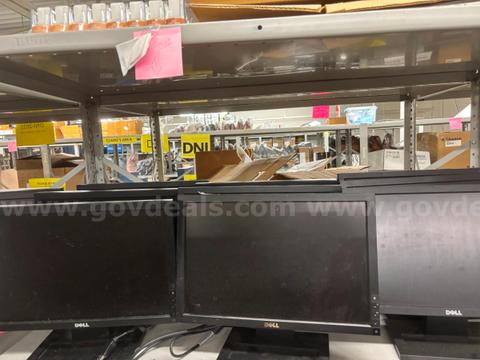 19x Dell 17" Monitors
