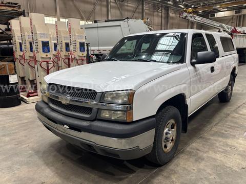 2004 Chevrolet Silverado 1500 Ext. Cab Short Bed 4WD