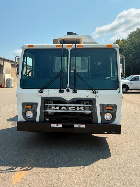 2016 Mack LEU613/HEIL PYTHON