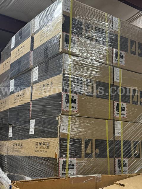 210 Cases of NEW Select Cliq Vape Batteries β Wholesale Lot β Brand New in Retail Packaging 75,600 Batts