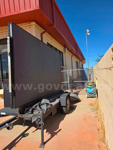 Mobile Outdoor Screen System