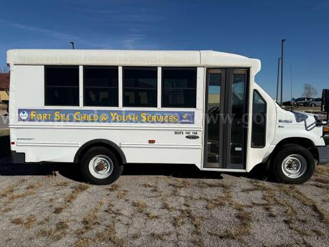 2009 Ford Econoline 15 Passenger Bus **Low Miles 14,886**