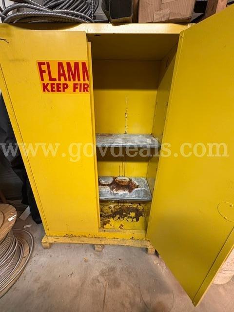 Fire cabinet