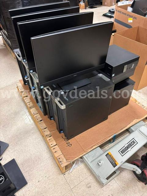 LOT 17x Dell & HP Desktop PCs / All-in-One Computers Mixed Models Working Environment Pallet Lot