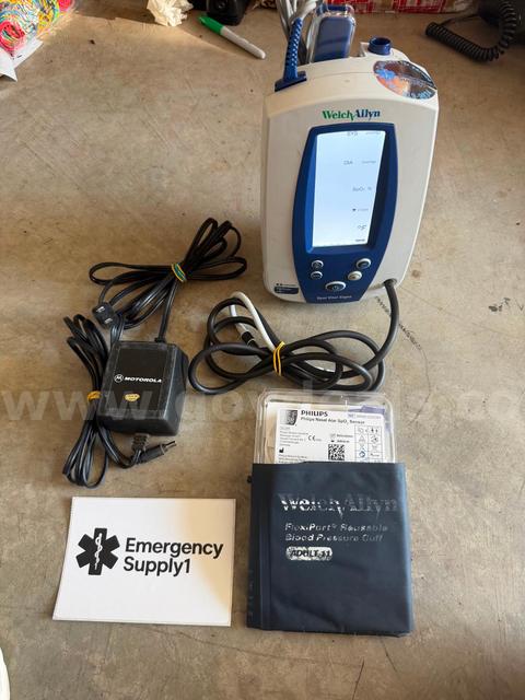 Welch Allyn 420 Spot Vital Signs Monitor 42NTB w/ SpO2 & NEW Batt, Temp, Cuffs +