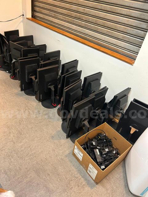 ThinkCentre TIO24Gen3 Monitors quantity 37