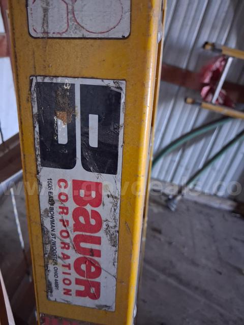 8 FT. Bauer Stepladder